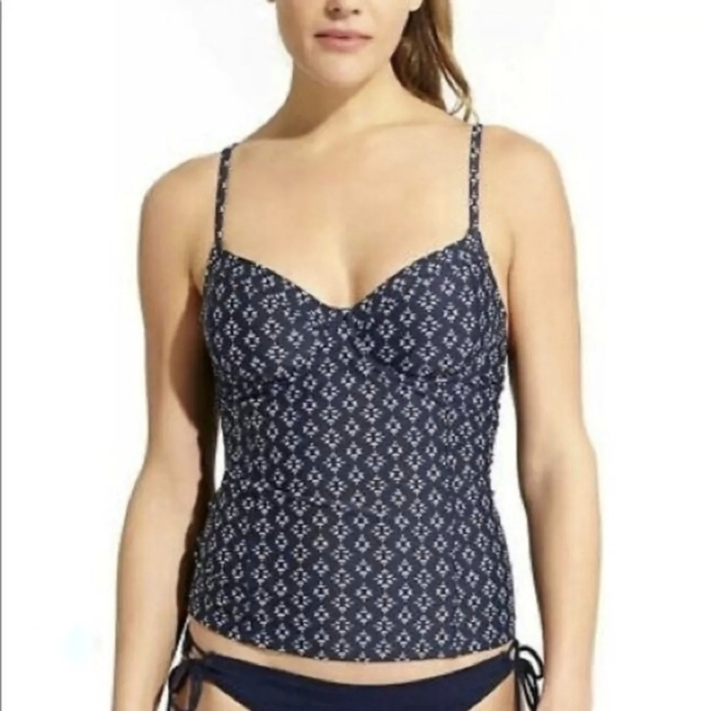 Athleta, 34 D/DD, supportive, adjustable, underwire swim top